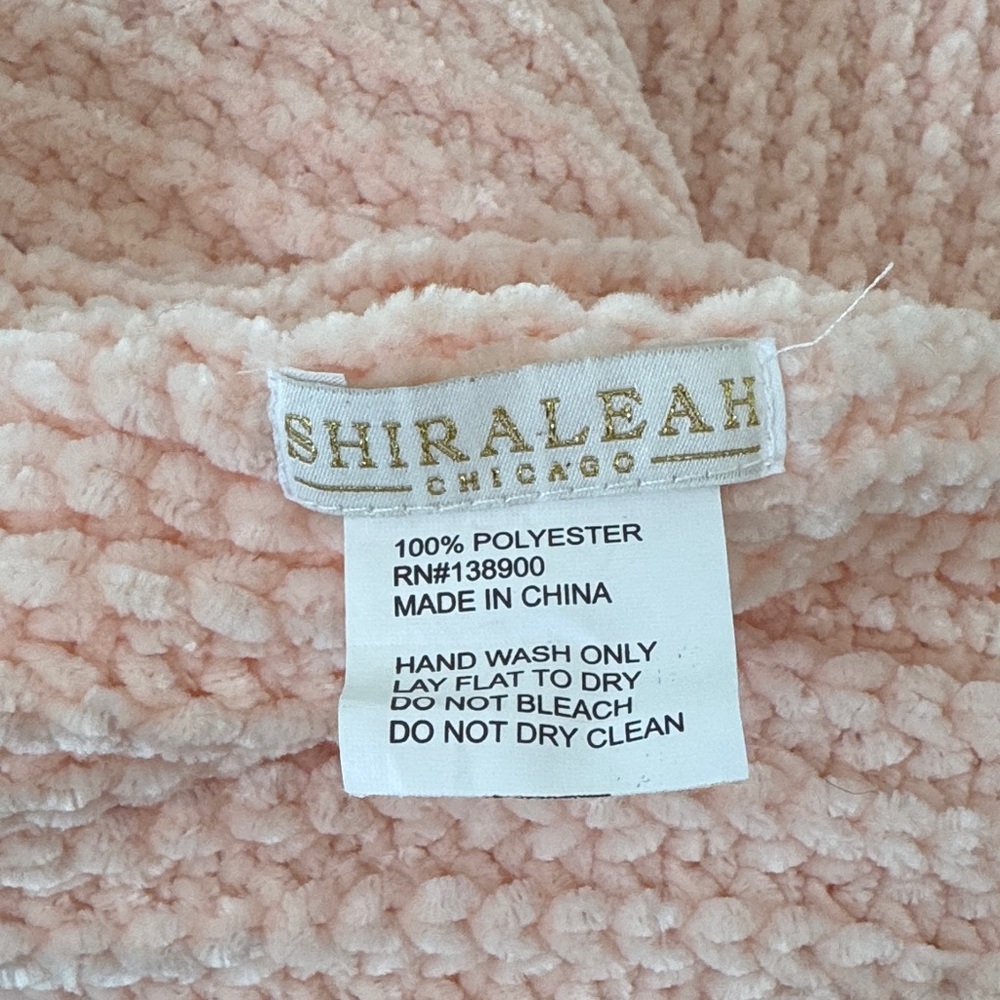 NWOT!!!! Elegant Pink Knit Scarf - Picture 3 of 5